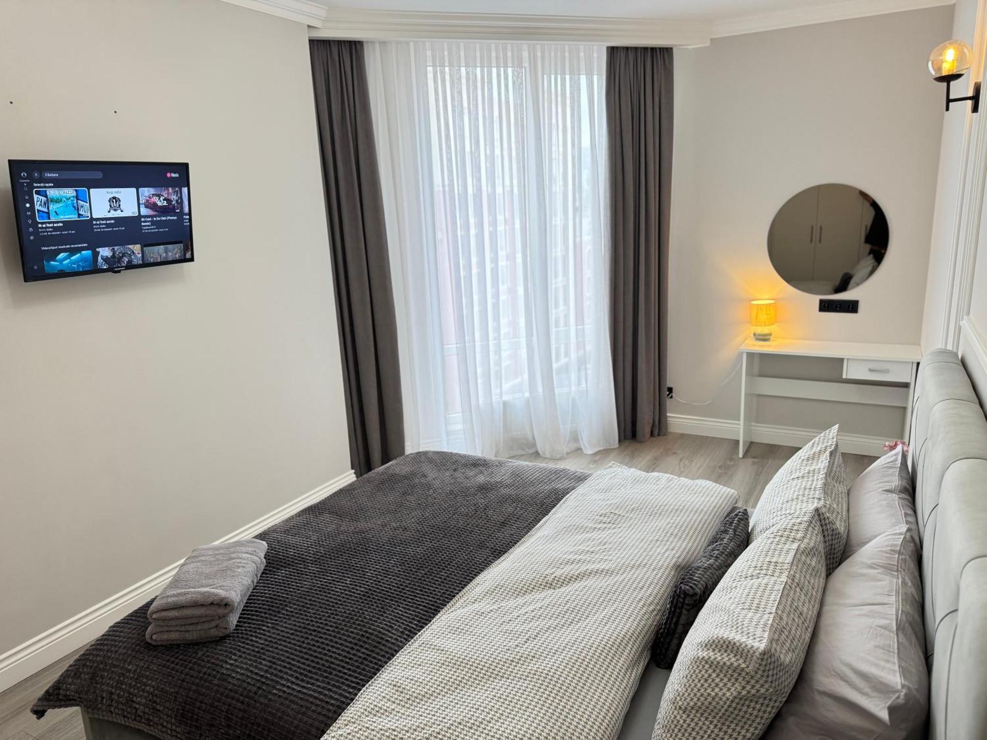 Two Bedroom Apartment In The Center, With Parking, Address Avram Iancu 32 Chisinau Eksteriør bilde